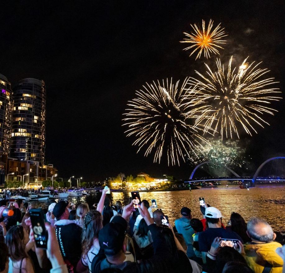 new-years-eve-fireworks-perth-australia